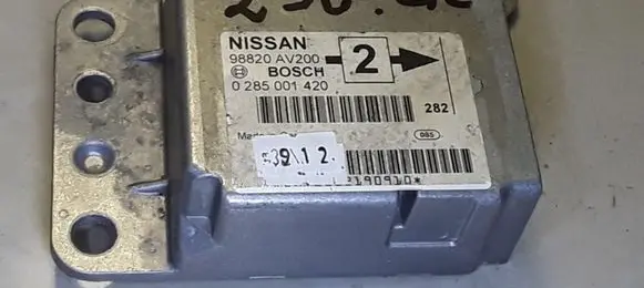 Nissan Primera Airbag control unit/module 0285001420 98820AV200