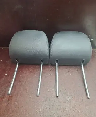 Mercedes-Benz B W245 Front seat headrest 