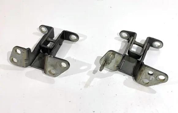 Ford Ecosport Tailgate/trunk/boot hinge 