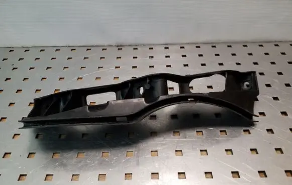 Volkswagen PASSAT B6 Front bumper mounting bracket 3C0807890