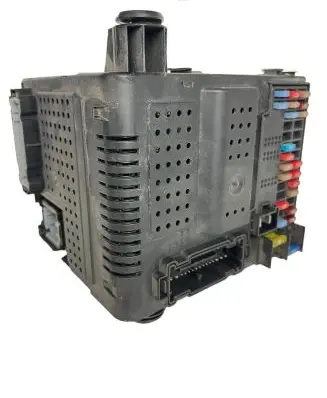 Volvo XC90 Fuse module 30786890 28087582