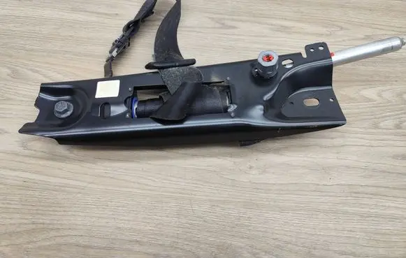 Volvo XC70 Front seatbelt G041213LHC