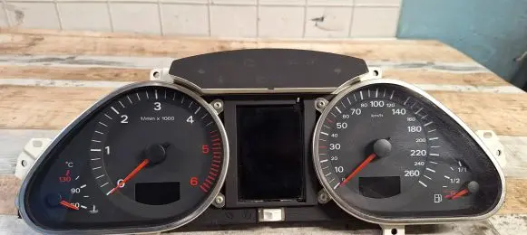 Audi A6 S6 C6 4F Speedometer (instrument cluster) 5550007301