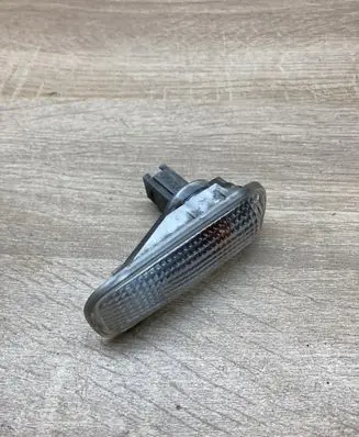Honda HR-V Front fender indicator light 6R01391