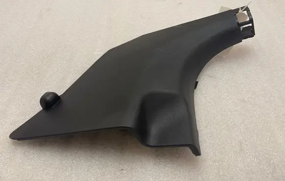 Foot area side trim