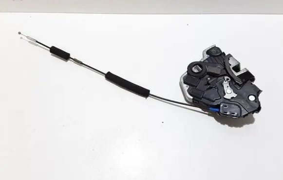 Lexus IS 220D-250-350 Front door lock 7B2722