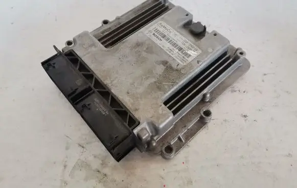 Ford Mustang VI Engine control unit/module 0261S15142