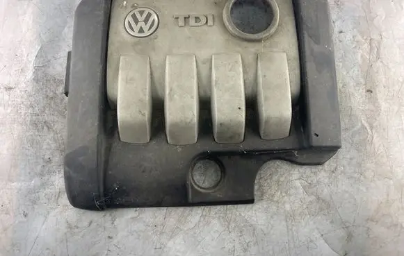 Engine cover (trim)