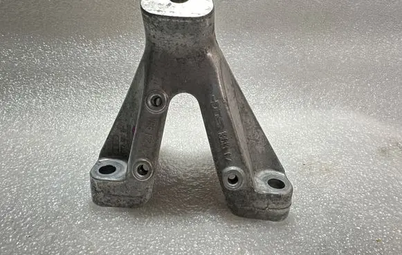 Audi A7 S7 4G Engine mounting bracket 8K0199307JJ 8K0199307
