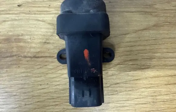 Opel Vivaro Fuel cut-off switch 7700306391