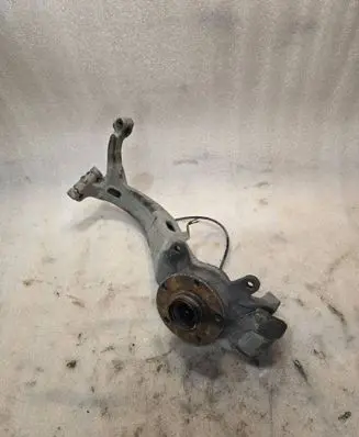 Audi A8 S8 D2 4D Front wheel hub