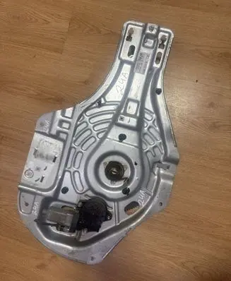 Hyundai Tucson JM Front door window regulator with motor 2600928 824802E010