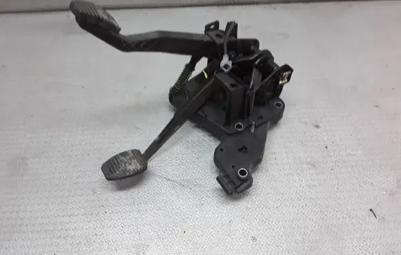 Peugeot 407 Pedal assembly 9654751080