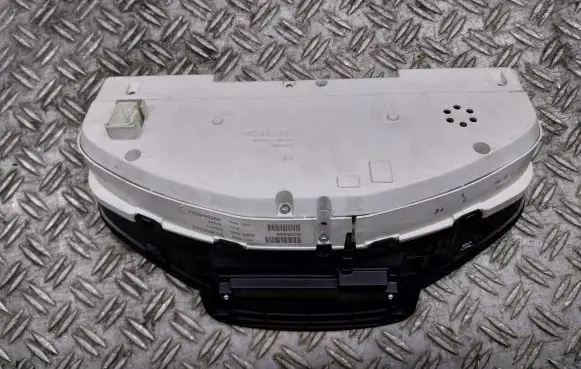 Volvo S60 Speedometer (instrument cluster)