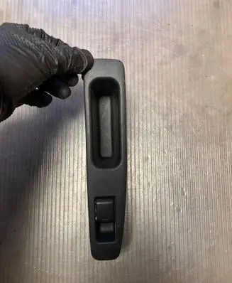 Nissan Qashqai Electric window control switch 25411JD000 82950JD000