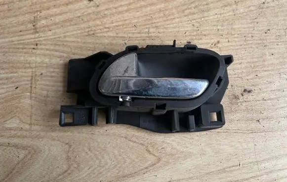 Peugeot 308 Front door interior handle 9660525480