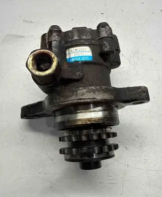 Nissan X-Trail T30 Power steering pump 8H800