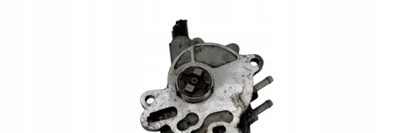 Volkswagen Golf V Vacuum pump 03G145209