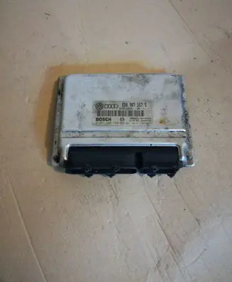 Audi A4 S4 B5 8D Engine control unit/module 8D0907557S