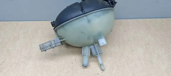 Mercedes-Benz E A207 Coolant expansion tank/reservoir A2045000549