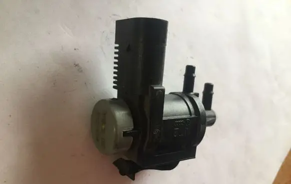 Volkswagen Golf Plus Vacuum valve 1K0906283A
