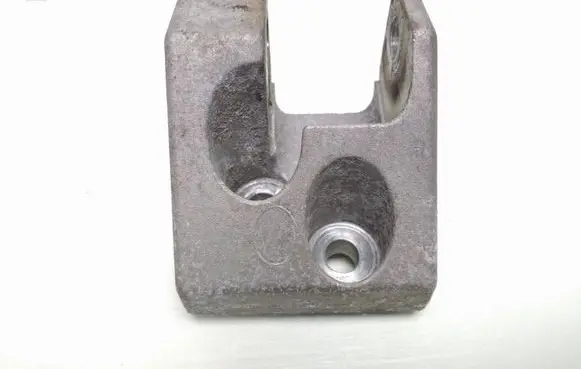Volvo V40 Engine mounting bracket 31359644