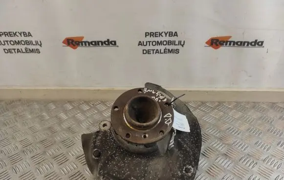 BMW 5 E39 Front wheel hub