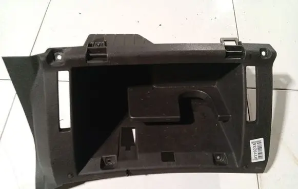 Glove box