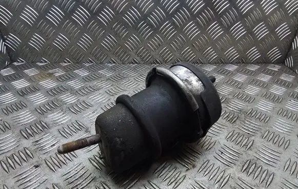 Lexus IS 220D-250-350 Engine mount bracket