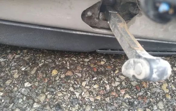 Volvo V70 Rear door check strap stopper