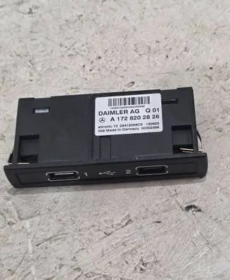 Mercedes-Benz CLA C117 X117 W117 USB socket connector A1728202826 150625 29412009C5