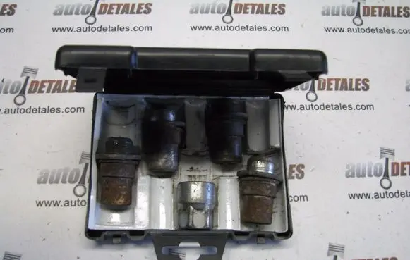 Toyota Avensis Verso Anti-theft wheel nuts and lock 0009003005B