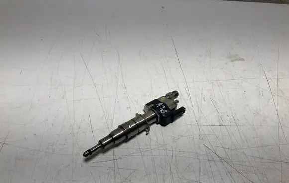 BMW 5 E60 E61 Fuel injector 758526112 10181010