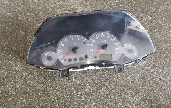 Ford Focus Speedometer (instrument cluster) 98AP10841BC
