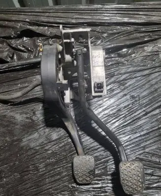 BMW 1 E81 E87 Brake pedal 678711