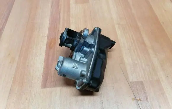 Renault Espace V (RFC) EGR valve 147105982R 824808873 HMLGT8286R