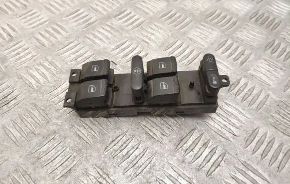 Volkswagen PASSAT B5 Electric window control switch 1J4959857B