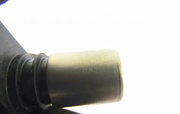 Volvo S60 Crankshaft position sensor 30637803