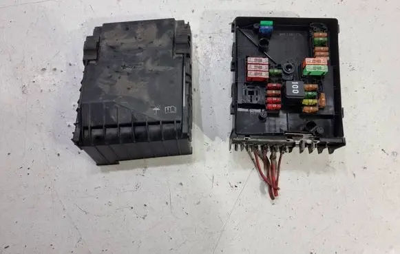 Volkswagen Tiguan Fuse box set 1K0937125D