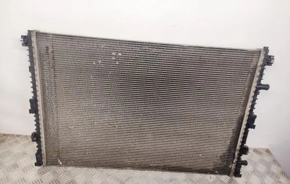 Audi Q7 4M Coolant radiator 4M0145804AA