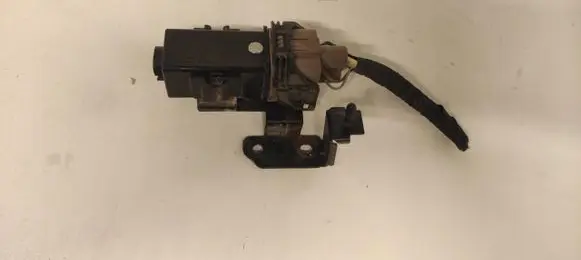 Glow plug pre-heat relay