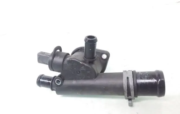 Skoda Octavia Mk2 (1Z) Engine coolant pipe/hose 038121132D