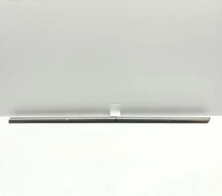 Hyundai Kona I Front door glass trim molding 82210HF010