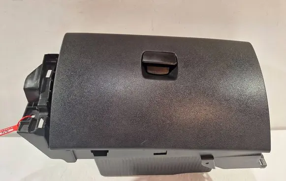 Opel Vivaro Glove box 681084578R