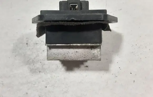 KIA Carnival Heater blower motor/fan resistor W39K19