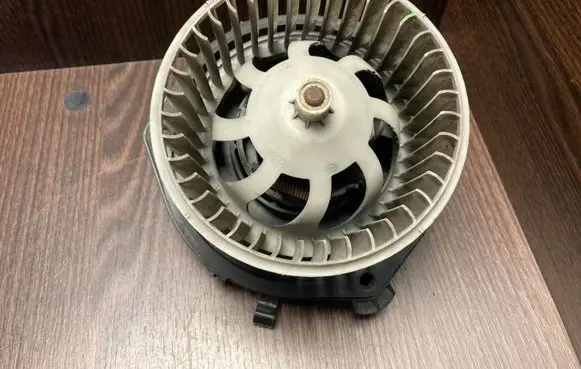 Iveco Daily 3rd gen Heater fan/blower 570630200 658561J