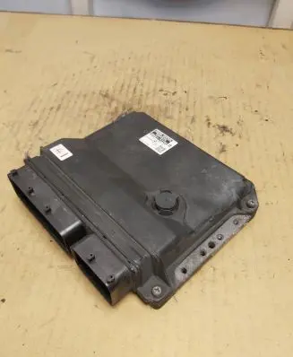 Lexus IS 220D-250-350 Engine control unit/module 8966153700 1758007704