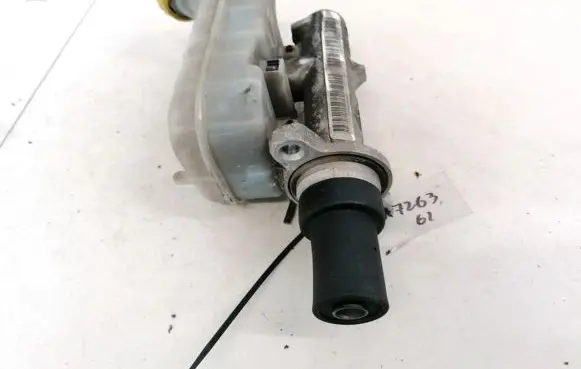 Dodge Caravan Master brake cylinder 