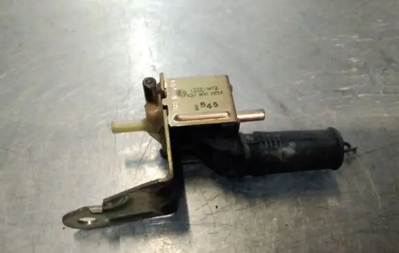 Audi A6 S6 C4 4A Turbo solenoid valve 437906283A