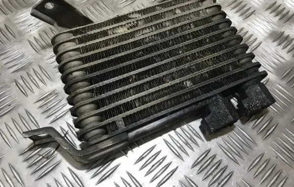 Engine oil radiator